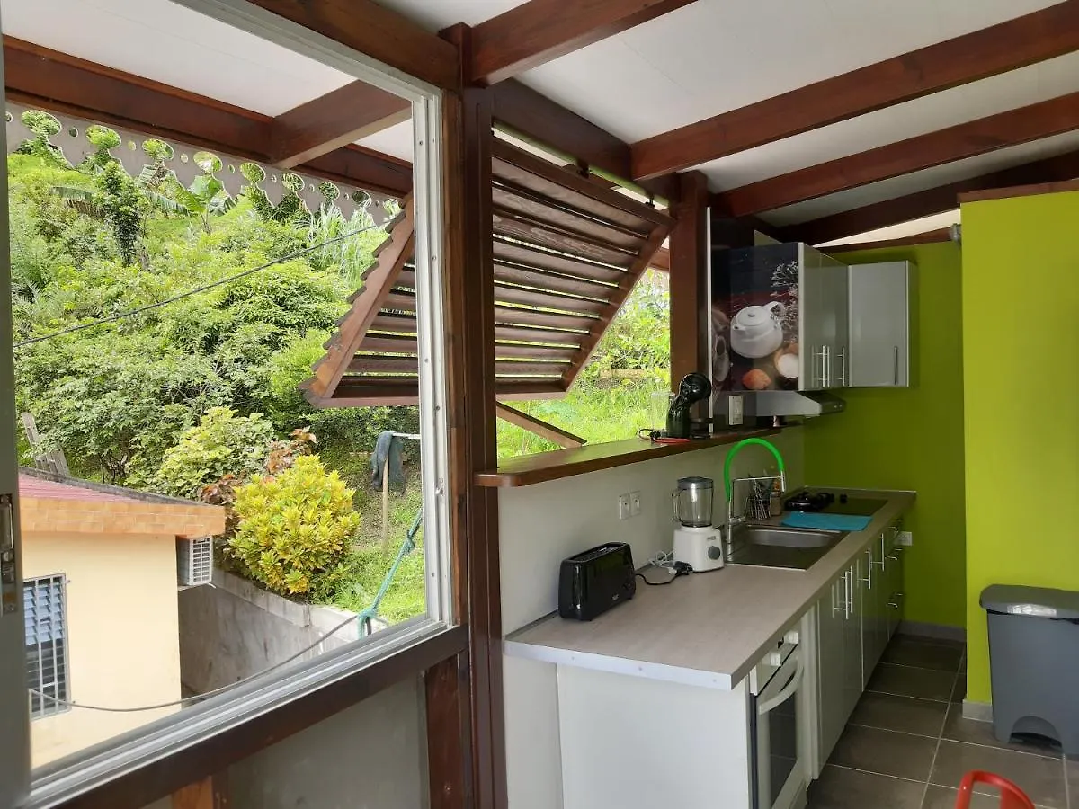 Villa La Poulette à Rivière-Pilote Chalet