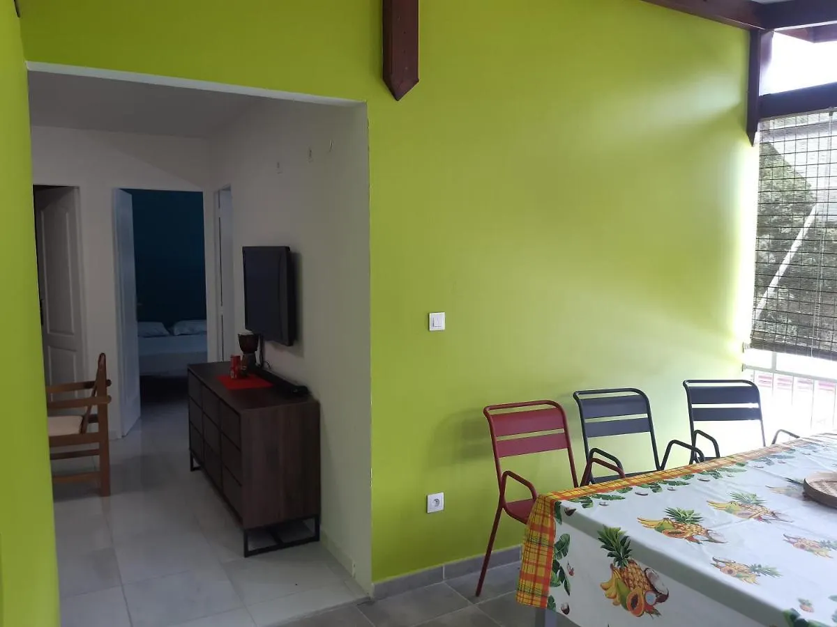 Villa La Poulette à Rivière-Pilote Chalet